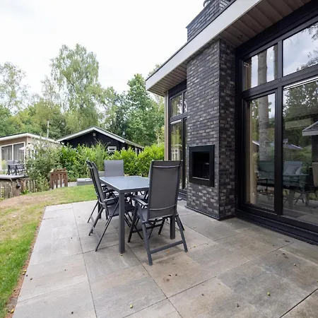 Дом отдыха Stylish Near Veluwe, Cleaning Included Хундерло